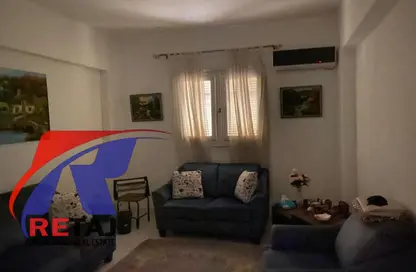 Apartment - 3 Bedrooms - 1 Bathroom for rent in Musab Bin Omair St. - Area E - Ganoob El Acadimia - New Cairo City - Cairo