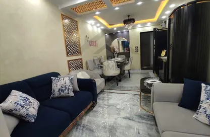Apartment - 2 Bedrooms - 1 Bathroom for sale in Al Hilton St. - Smouha - Hay Sharq - Alexandria