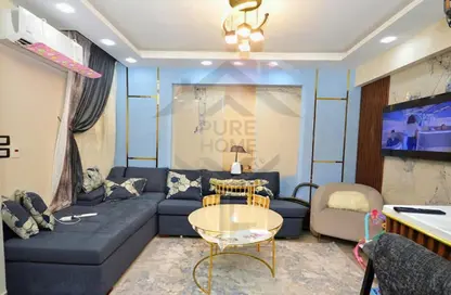 Apartment - 2 Bedrooms - 1 Bathroom for sale in Al Hilton St. - Smouha - Hay Sharq - Alexandria