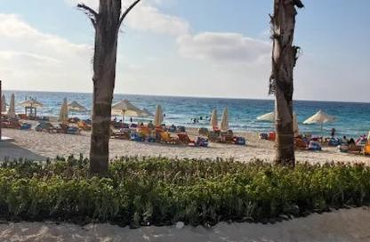(بنتهاوس  (روف - 2 غرف نوم - 2 حمامات للبيع في كالي كوست - راس الحكمة - الساحل الشمالي