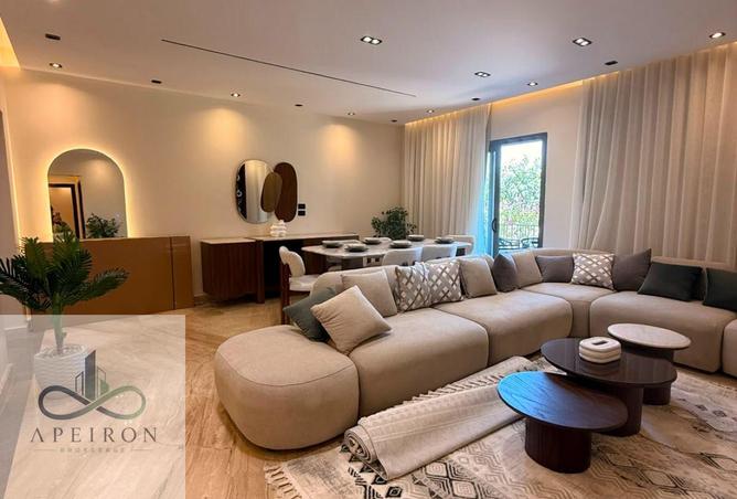 102077389 - Property Image 2