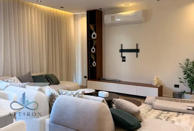 102077389 - Property Image 3