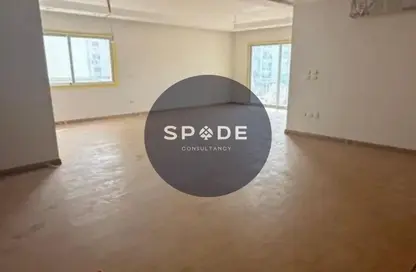 Apartment - 3 Bedrooms - 3 Bathrooms for sale in Hyde Park - New Cairo City - Cairo