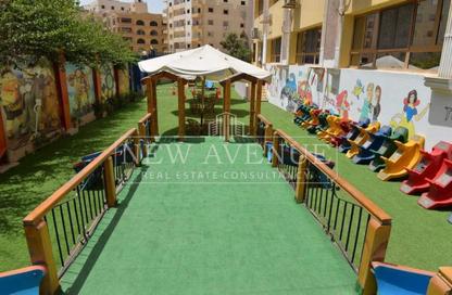محل - استوديو - 8 حمامات للبيع في طريق المقطم القطاميه - الهضبة الوسطي - المقطم - القاهرة