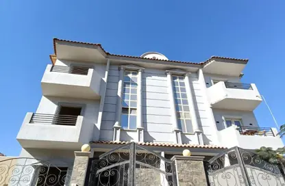 Twin House - 7 Bedrooms - 7 Bathrooms for sale in First Heights - 26th of July Corridor - 6 October City - Giza