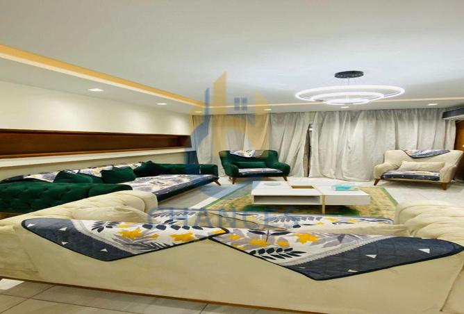102912408 - Property Image 2