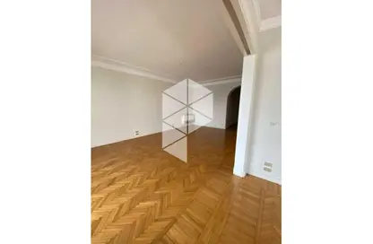 Apartment - 2 Bedrooms - 2 Bathrooms for rent in El Gezirah St. - Zamalek - Cairo