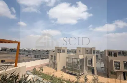 تاون هاوس - 3 غرف نوم - 3 حمامات للبيع في كلوب هيلز - محور 26 يوليو - مدينة 6 أكتوبر - الجيزة