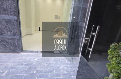 محل تجاري - استوديو للبيع في مون فالي 2 - امتداد المستثمرين الشمالية - مدينة القاهرة الجديدة - القاهرة