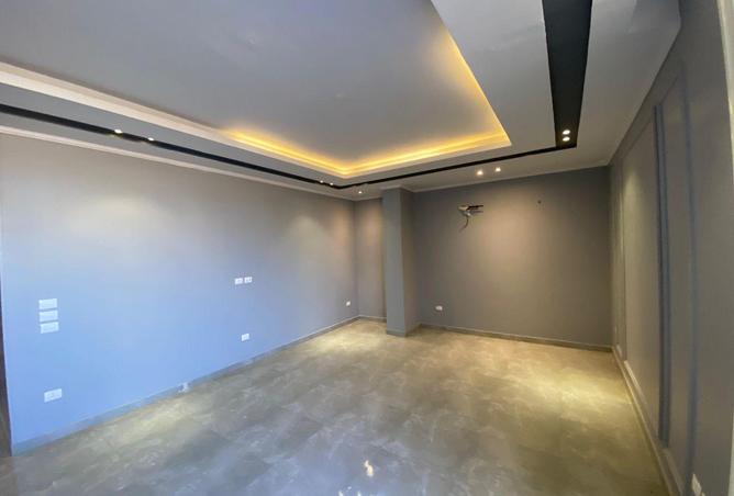 70102980 - Property Image 3