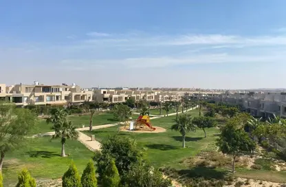 تاون هاوس - 4 غرف نوم - 4 حمامات للبيع في جولف فيوز - طريق مصر اسكندرية الصحراوي - مدينة 6 أكتوبر - الجيزة