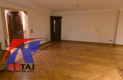 Apartment - 3 Bedrooms - 2 Bathrooms for sale in Fareek Awal Ali Amer St. - 6th Zone - Nasr City - Cairo