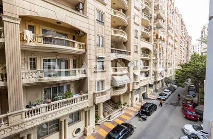 Apartment - 3 Bedrooms - 3 Bathrooms for sale in Kamal Eldin Salah St. - Smouha - Hay Sharq - Alexandria
