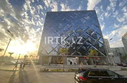 بناية كاملة - استوديو - 1 حمام للايجار في وان قطامية - كمبوندات القطامية - القطامية - مدينة القاهرة الجديدة - القاهرة