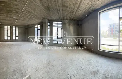 مساحات مكتبية - 3 غرف نوم - 2 حمامات للايجار في ديستريكت 5 - كمبوندات التجمع الخامس - التجمع الخامس - مدينة القاهرة الجديدة - القاهرة