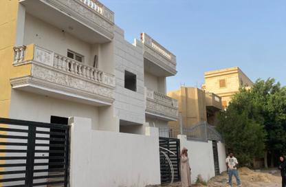 Apartment - 3 Bedrooms - 2 Bathrooms for sale in 2nd Neighborhood - 3rd District West - Shorouk City - Cairo