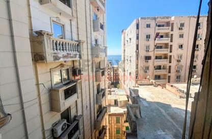 Apartment - 3 Bedrooms - 2 Bathrooms for sale in Al Geish Road - Azarita - Hay Wasat - Alexandria