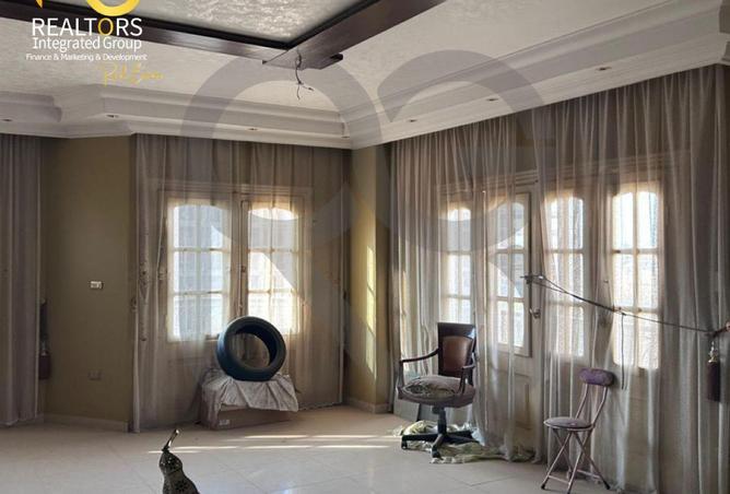 82100370 - Property Image 3