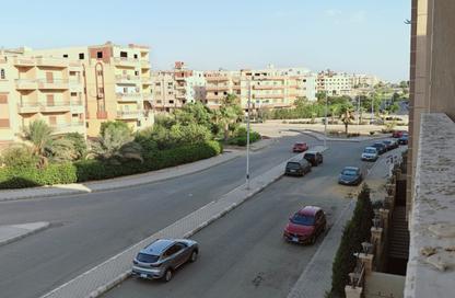 Apartment - 2 Bedrooms - 2 Bathrooms for sale in 1st Neighborhood - 2nd Area - Shorouk City - Cairo