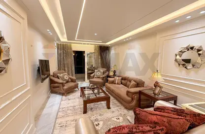 شقة - 2 غرف نوم - 1 حمام للبيع في شارع مدرسة الريادة - سموحة - حي شرق - الاسكندرية