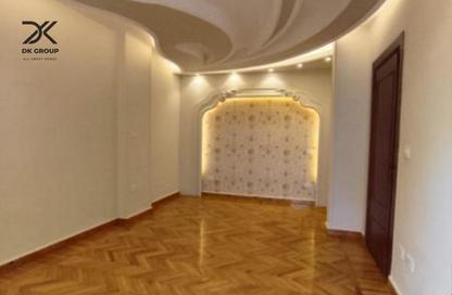 Apartment - 4 Bedrooms - 2 Bathrooms for sale in Ahmed Shawky St. - Bolkly - Hay Sharq - Alexandria