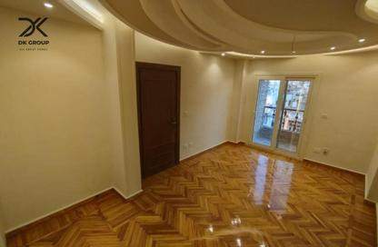 Apartment - 4 Bedrooms - 2 Bathrooms for sale in Ahmed Shawky St. - Bolkly - Hay Sharq - Alexandria
