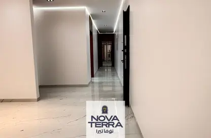 شقة - 3 غرف نوم - 3 حمامات للبيع في شارع المهندس احمد كمال حمدي - الحي السادس عشر - الشيخ زايد - الجيزة