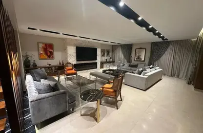 Apartment - 3 Bedrooms - 3 Bathrooms for sale in Hyde Park - New Cairo City - Cairo