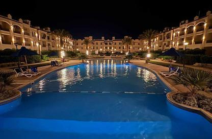 Chalet - 2 Bedrooms - 2 Bathrooms for sale in Lasirena Palm Beach - Al Ain Al Sokhna - Suez