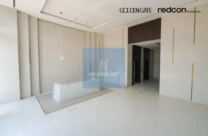 Office Space - 3 Bedrooms - 1 Bathroom for sale in Golden Gate - South Teseen St. - The 5th Settlement - New Cairo City - Cairo