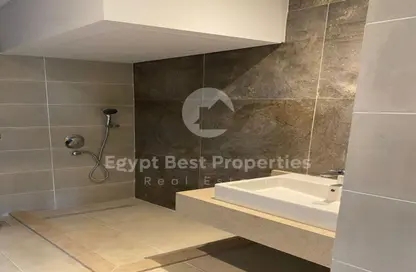 شقة - 2 غرف نوم - 2 حمامات للبيع في فيلدج ويست - كمبوندات الشيخ زايد - الشيخ زايد - الجيزة