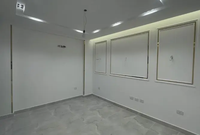 82104162 - Property Image 2