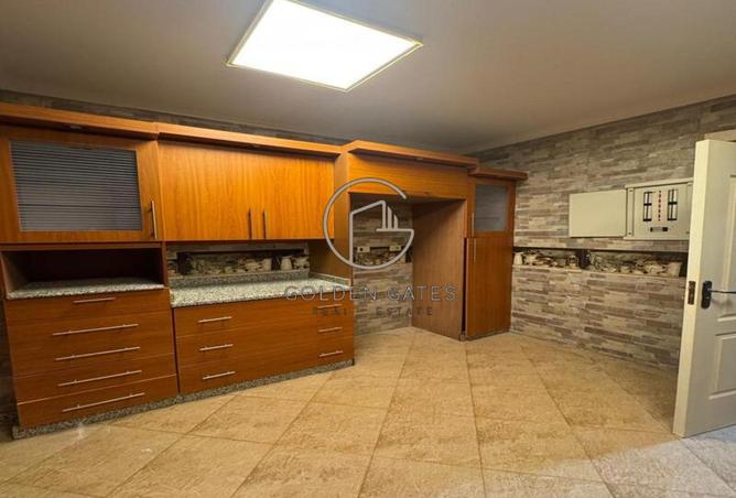 53222389 - Property Image 3