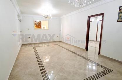 شقة - 3 غرف نوم - 1 حمام للبيع في سموحة - حي شرق - الاسكندرية