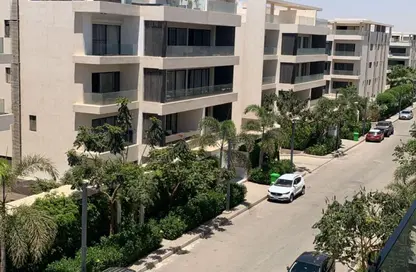 Apartment - 2 Bedrooms - 2 Bathrooms for sale in Lake View Residence - 5th Settlement Compounds - The 5th Settlement - New Cairo City - Cairo
