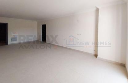 شقة - 3 غرف نوم - 3 حمامات للايجار في صوارى - كمبوندات الاسكندرية - الاسكندرية شقة - 3 غرف نوم - 3 حمامات للايجار في صوارى - كمبوندات الاسكندرية - الاسكندرية