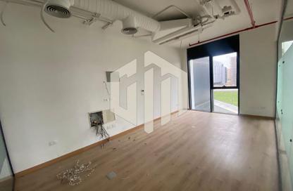 Office Space - Studio - 1 Bathroom for rent in Hyde Park Business District Mall - South Teseen St. - The 5th Settlement - New Cairo City - Cairo
