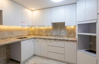 شقة - 3 - 3 للايجار في سكاي لاين - سموحة - حي شرق - الاسكندرية