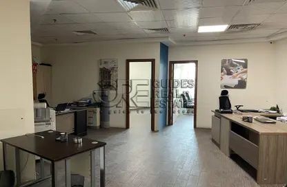 مكتب عمل جماعي - 2 غرف نوم - 1 حمام للايجار في شارع الشباب - الشيخ زايد - الجيزة