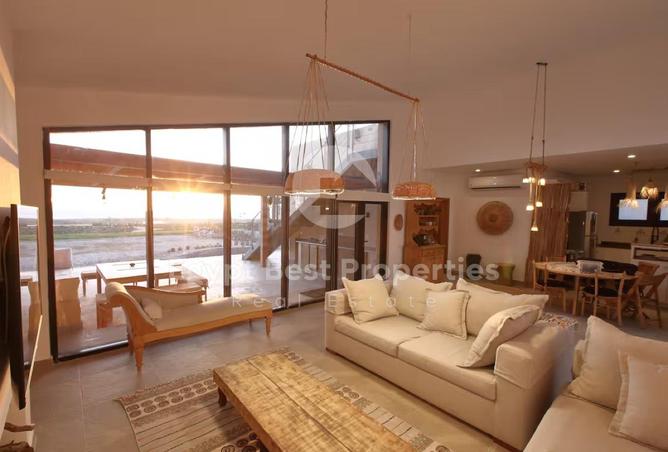 105741987 - Property Image 2