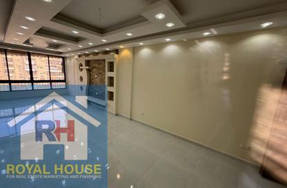 Apartment - 3 Bedrooms - 2 Bathrooms for sale in Abbas Al Akkad St. - 1st Zone - Nasr City - Cairo
