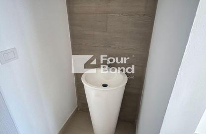 Office Space - Studio - 2 Bathrooms for rent in Hyde Park Business District Mall - South Teseen St. - The 5th Settlement - New Cairo City - Cairo
