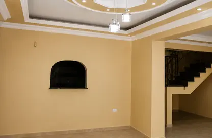 دوبلكس - 5 غرف نوم - 3 حمامات للايجار في شارع الشيخ حسن مأمون - الياسمين 7 - الياسمين - مدينة القاهرة الجديدة - القاهرة