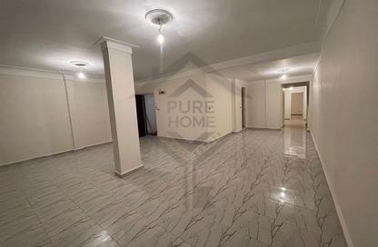 Apartment - 3 Bedrooms - 2 Bathrooms for sale in Iskandar Ibrahim St. - Miami - Hay Awal El Montazah - Alexandria