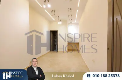 Office Space - 3 Bedrooms - 2 Bathrooms for rent in Camp Chezar - Hay Wasat - Alexandria