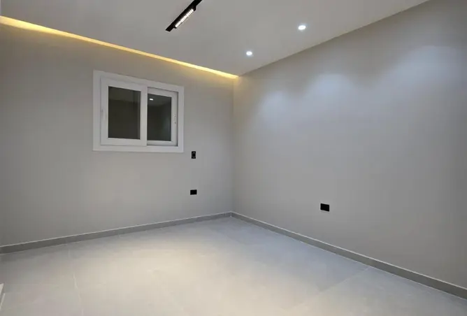 83662063 - Property Image 3