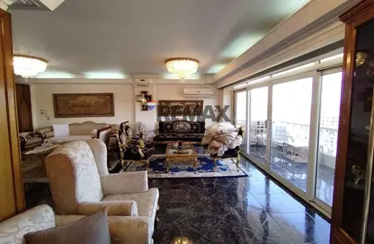 Duplex - 3 Bedrooms - 4 Bathrooms for sale in Ard El Golf - Heliopolis - Masr El Gedida - Cairo