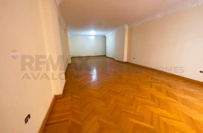 Apartment - 3 Bedrooms - 2 Bathrooms for sale in Smouha - Hay Sharq - Alexandria