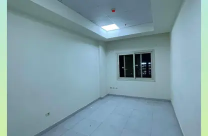 عيادة - غرفة نوم - 1 حمام للايجار في اليجانتري - الحي الاول - التجمع الخامس - مدينة القاهرة الجديدة - القاهرة