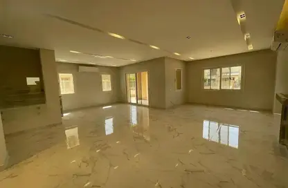 Townhouse - 3 Bedrooms - 3 Bathrooms for sale in Mivida - 5th Settlement Compounds - The 5th Settlement - New Cairo City - Cairo